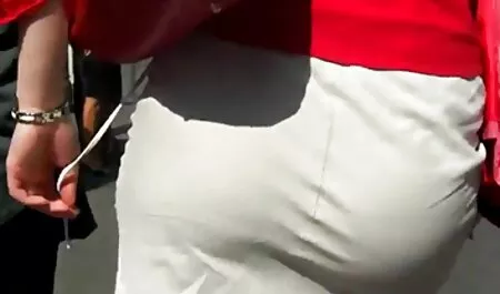 Chica desnuda invitar al videos sexo con mexicanas hombre al baño.