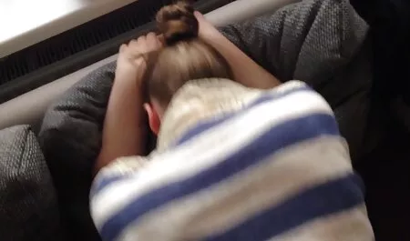 Latina se folla a un hombre negro en la sirvientas xxx mexicanas parte superior de la Otomana.