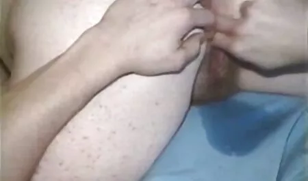 Tener relaciones mexicanas culonas anal sexuales con su novio en el sofá.