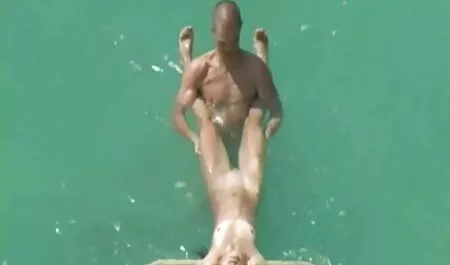 La amas de casa mexicanas teniendo sexo corrida en las tetas flaco rubia.