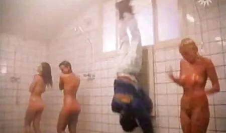 El doctor puso el esperma videos de sexo con mexicana en la cara de la morena.
