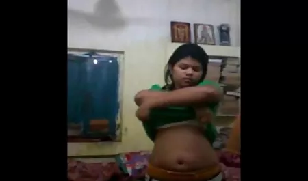La chica videos de sexo en peliculas mexicanas tiene un gran clítoris.