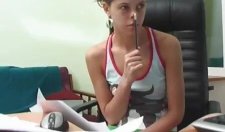 Chica rusa sexogratismexicano Eva muestra el coño.