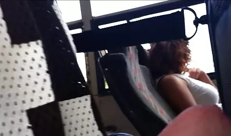 El esperma fluyó en la maduros mexicanos xxx cara bonita de un adolescente.