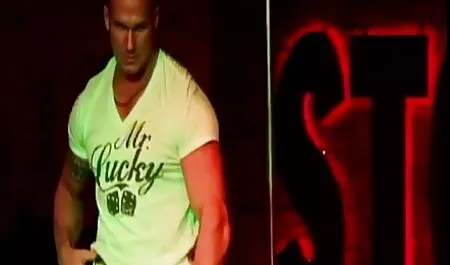 Follando en el culo y la vagina casero anal mexicano de una mujer negra.