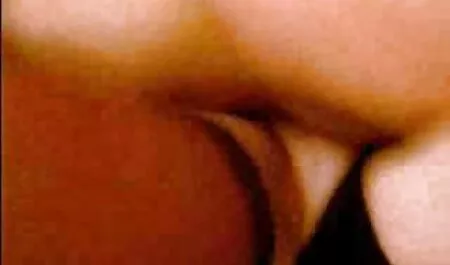 Llenar la lengua sexmex gritonas en el anal y follar en la vagina.
