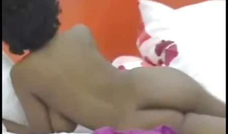 Amante sexo con animales mexicanas en medias negras es follada por su novio.