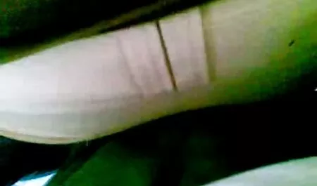 Masajista anal mexicana gritona divertirse con el cliente.