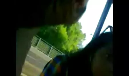 Un ladrón se folla xxx borrachas mexicanas a un guardia.
