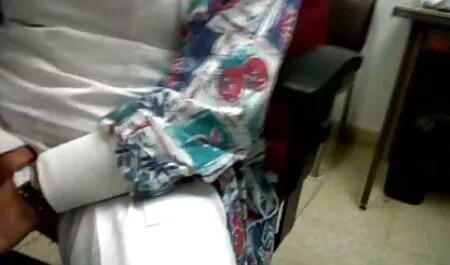 En el fondo de bikini, la niña tiene videos mexicanas caseros xxx una vagina peluda.