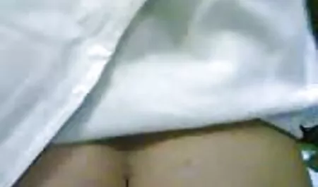 Sin videosxxx sex mex bragas en el sofá.