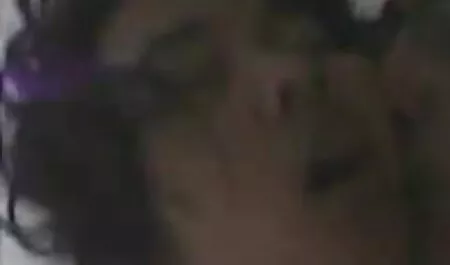 La joven con el pelo rosado acariciando el clítoris. sexmex maduras