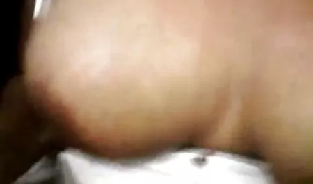 Las extremidades se xexo casero mexicano elevan más fuertes cuando son tocadas por los pies de una niña.
