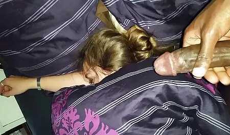 Pareja con una morena atractiva fuerte en el anal amateur mexicano ano.