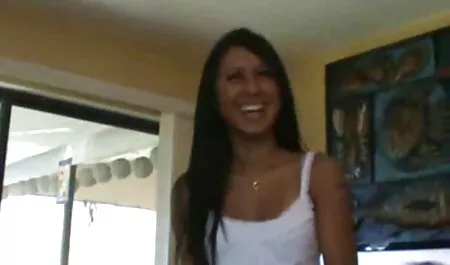 La chica muestra el hermoso sexo anal al propio sex mex peludas Rocco.
