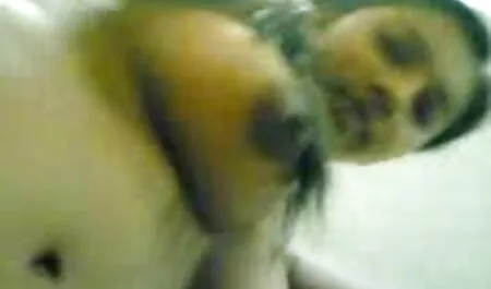 Él agarró la polla con sus labios y chupa. videos xxx de gordas mexicanas
