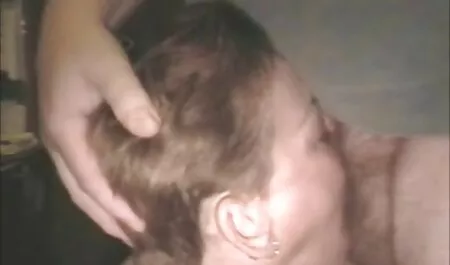 Las encías con un chorro sexo mexicano real de esperma en las piernas.
