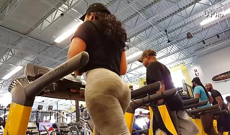 Contador sexso mexicanas chupa la polla debajo de la mesa.
