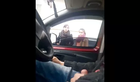 Oler el porno tube mexicana eje de balancín alrededor de su culo.